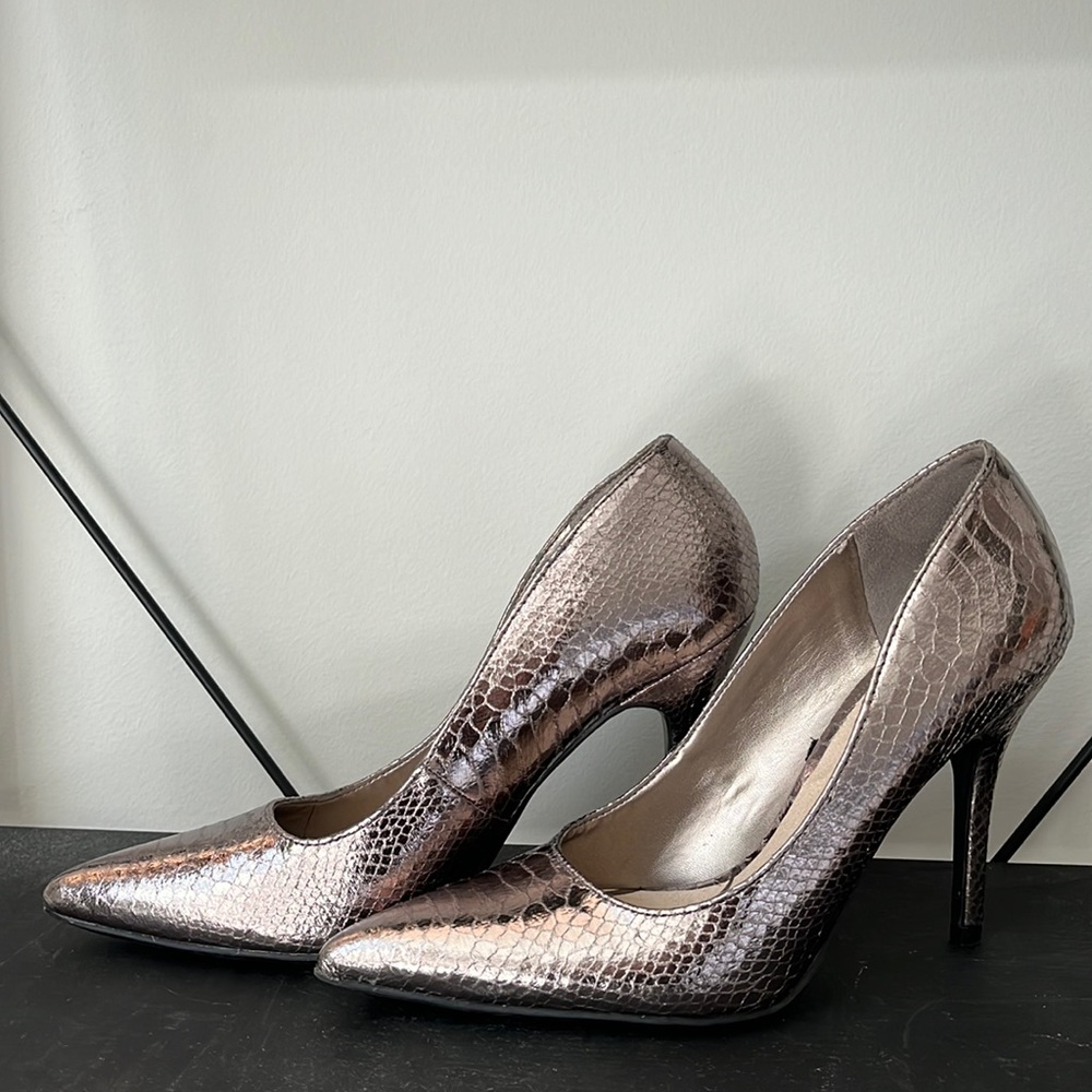 Snakeskin Heels 7.5
